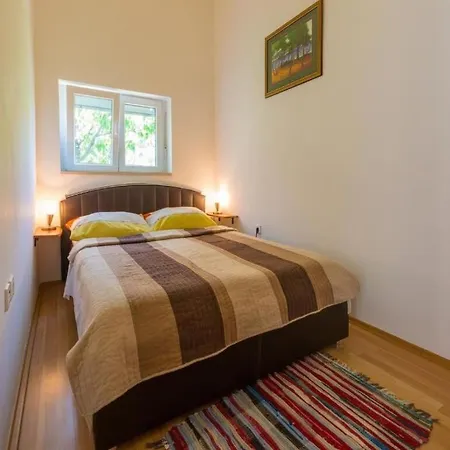 Apartment Apartments Adrasteja *