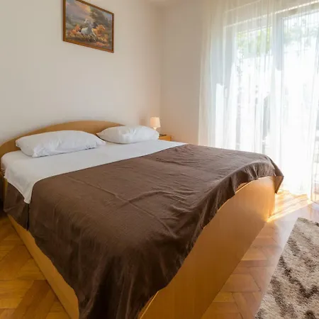 Apartments Adrasteja