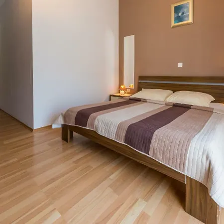 Apartment Apartments Adrasteja