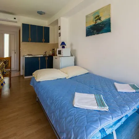 Apartments Adrasteja