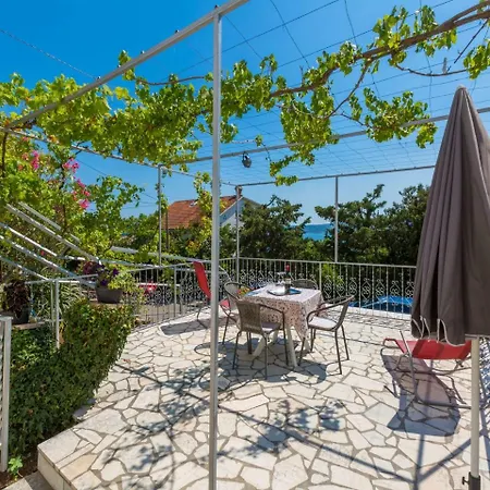 Apartments Adrasteja *