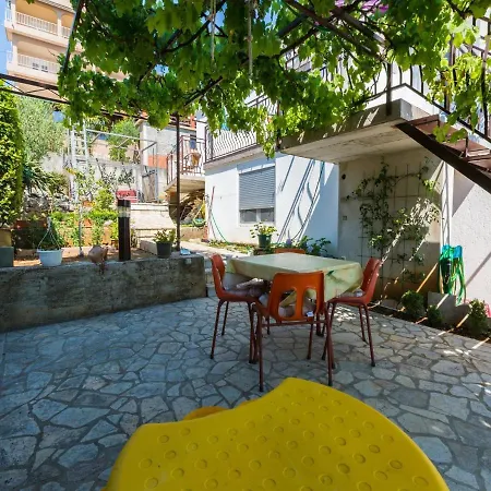 Apartment Apartments Adrasteja *