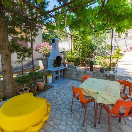 Apartments Adrasteja